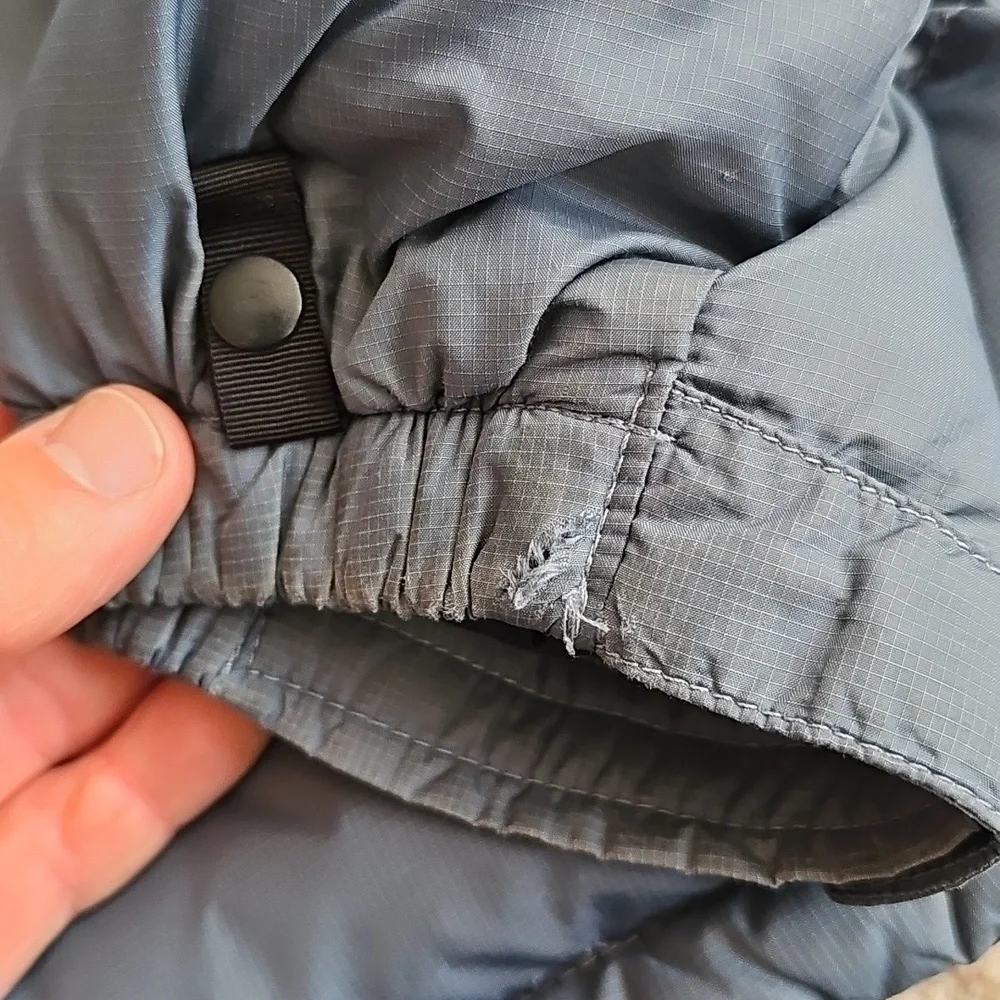 The North Face Men'sPuffer Jacket - Navy and Gray